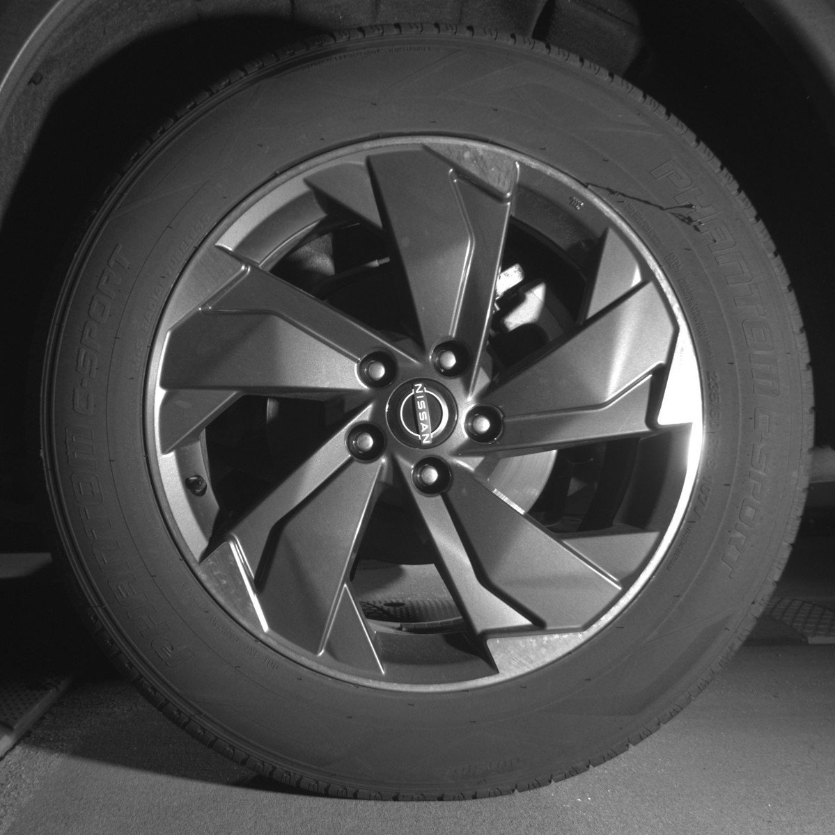 Used 2025 Nissan Rogue SV image 14