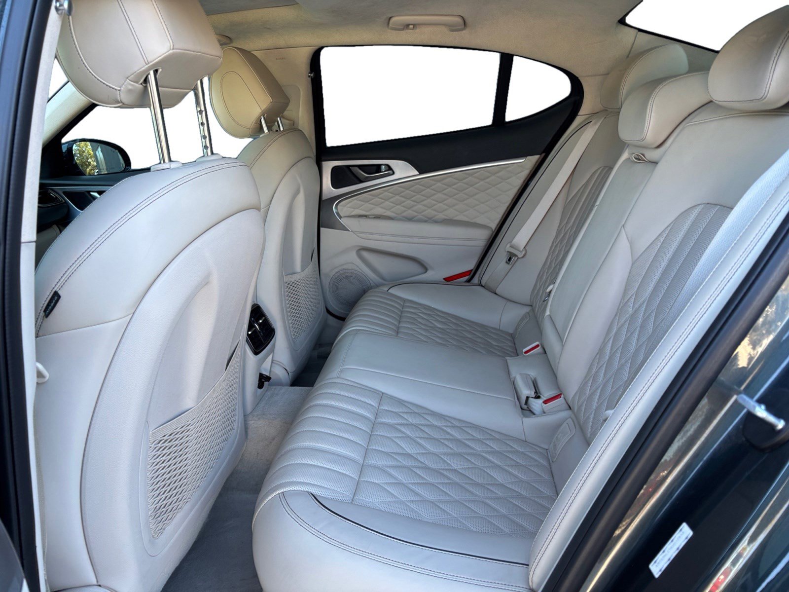 Used 2019 Genesis G70 3.3T Design image 13