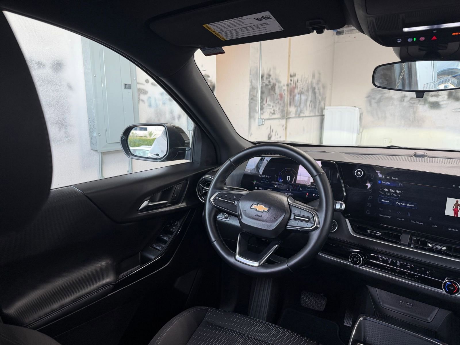 Used 2025 Chevrolet Equinox LT image 33