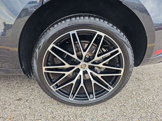 Used 2024 Porsche Macan image 36