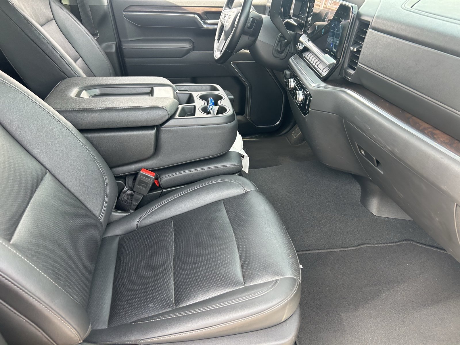 Certified 2025 GMC Sierra 1500 SLT RWD image 11
