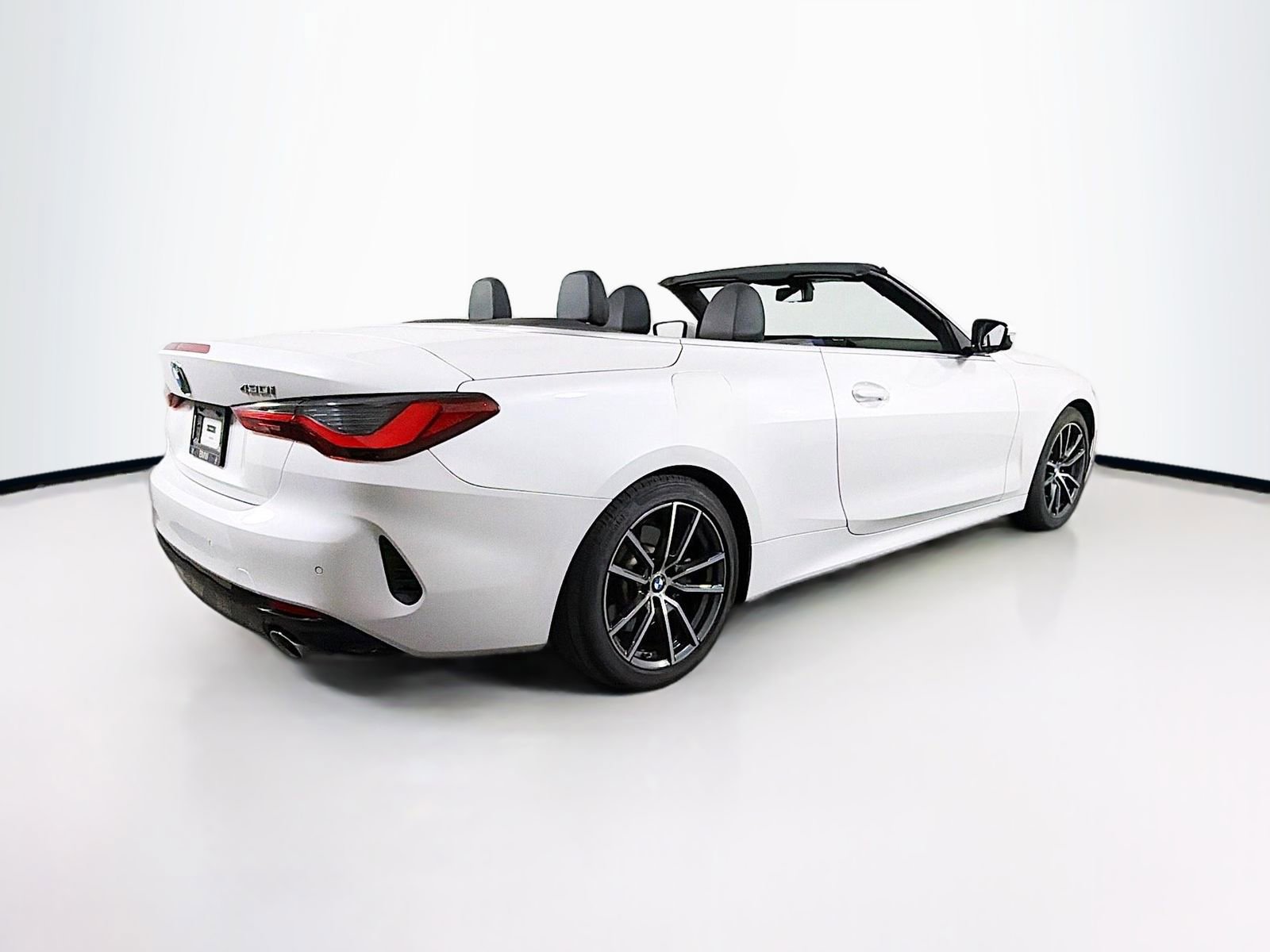 Used 2025 BMW 430i Convertible RWD image 13