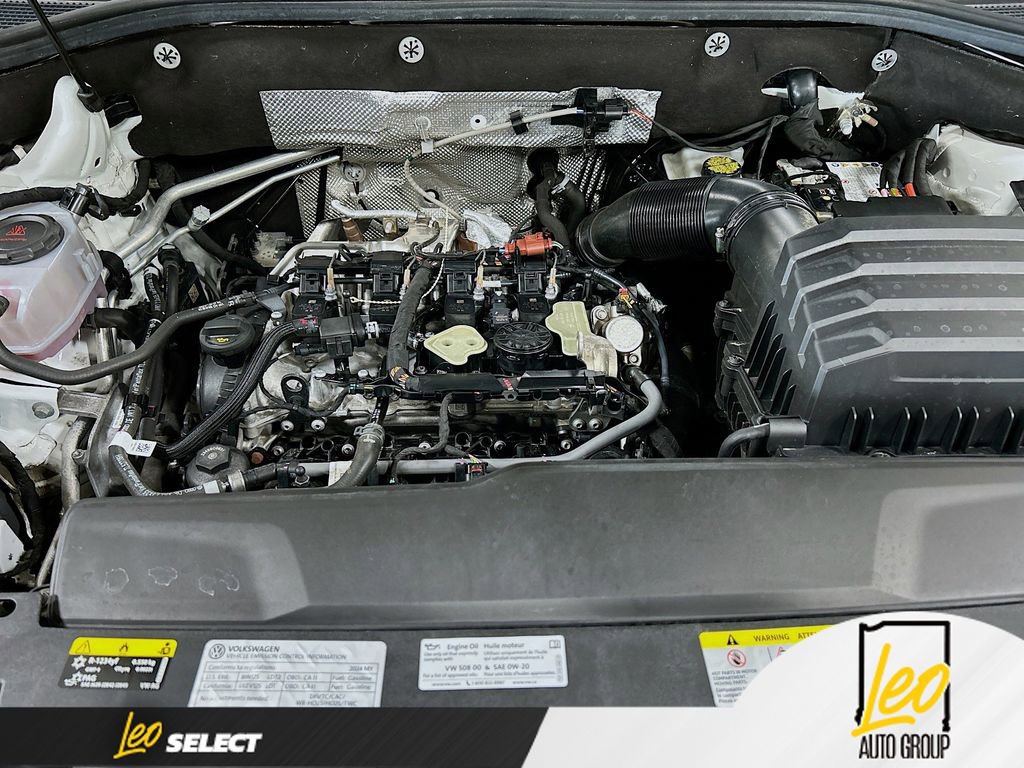 Used 2024 Volkswagen Atlas Cross Sport SEL Premium R-Line image 32