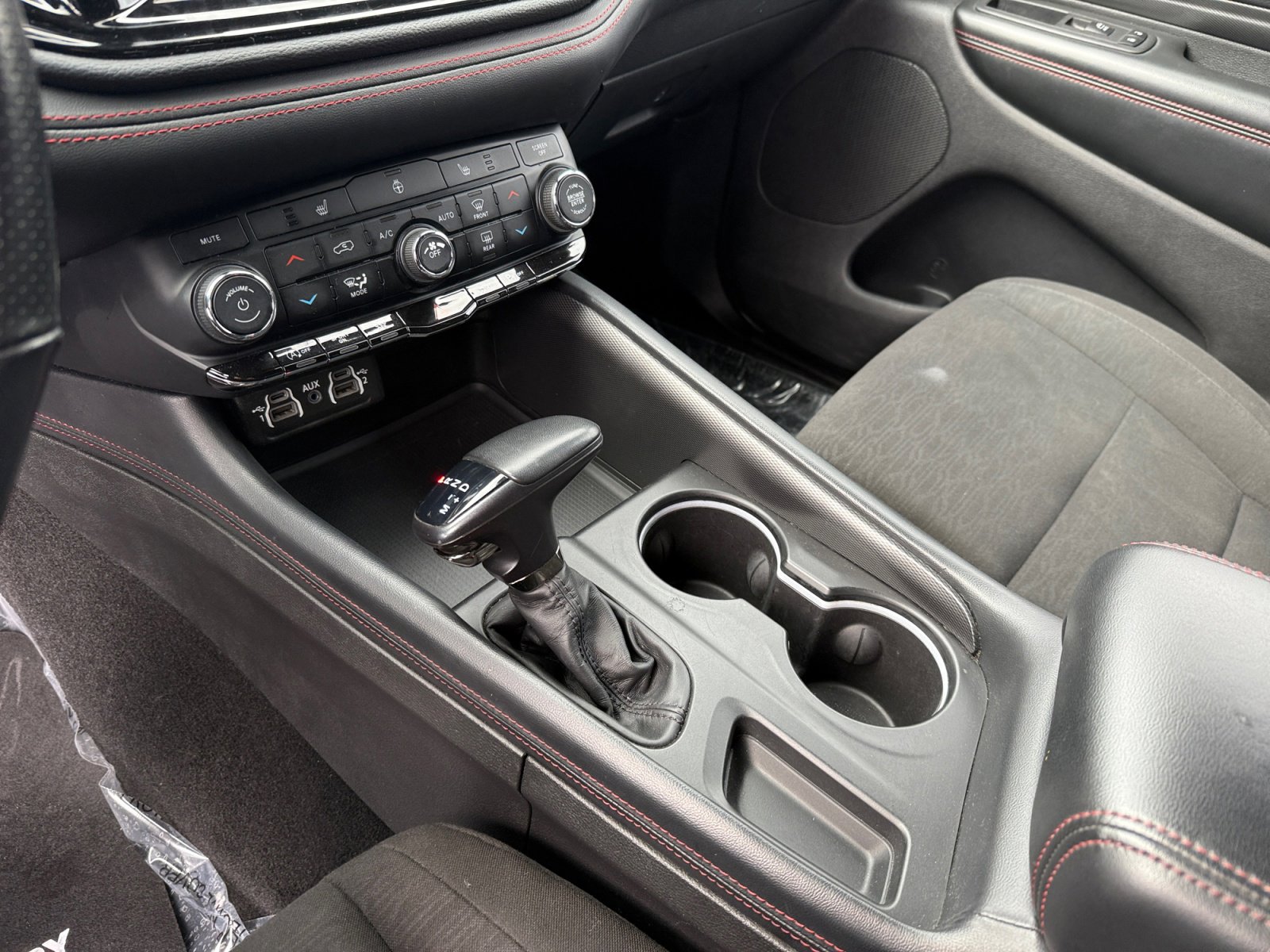 Used 2023 Dodge Durango GT image 13