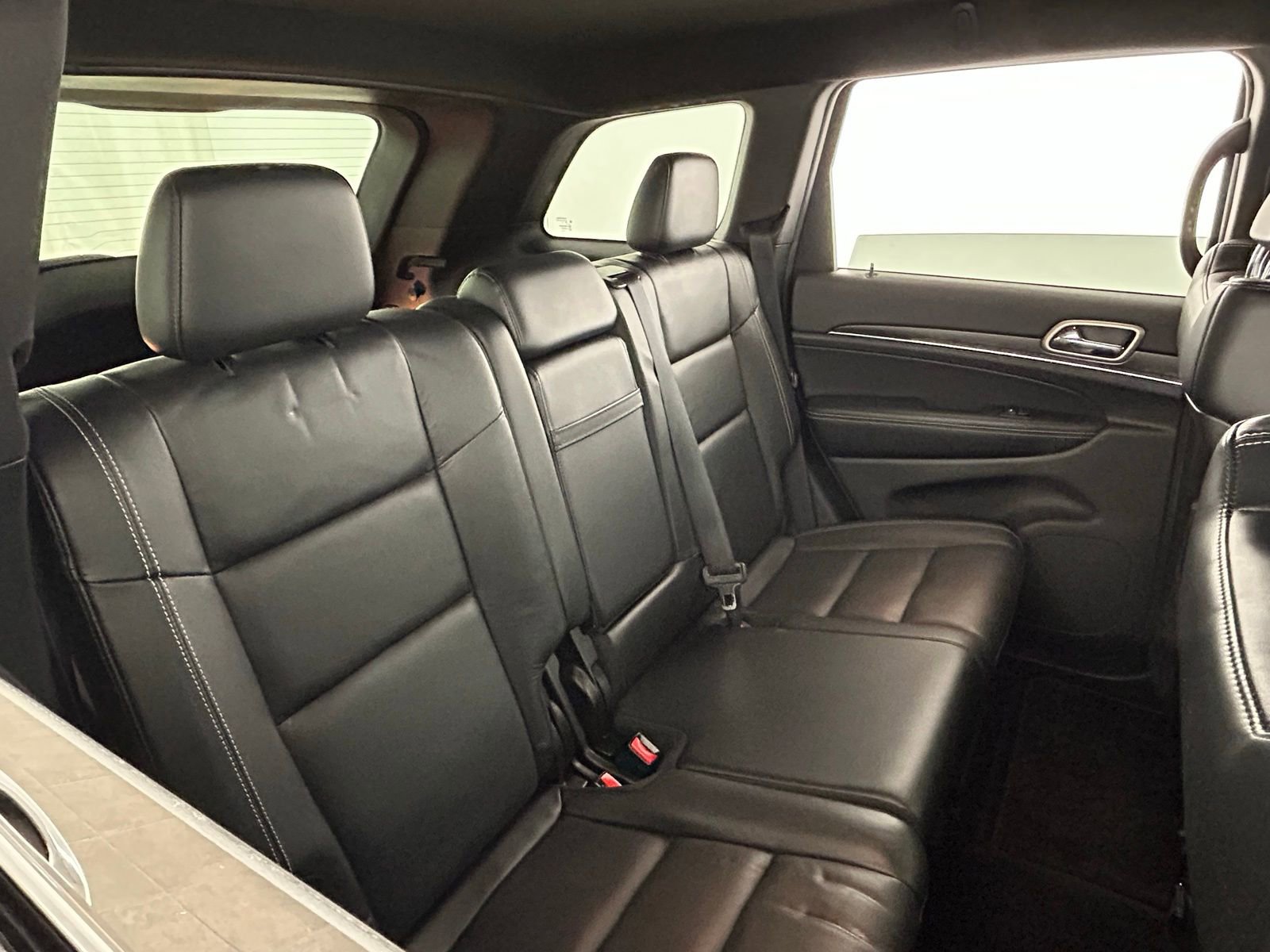 Used 2017 Jeep Grand Cherokee Limited image 38