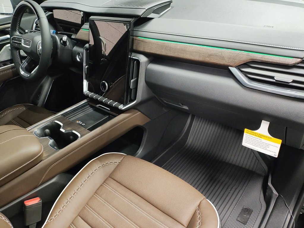 New 2026 GMC Acadia Denali Ultimate w/ LPO, Floor Liner Package image 8