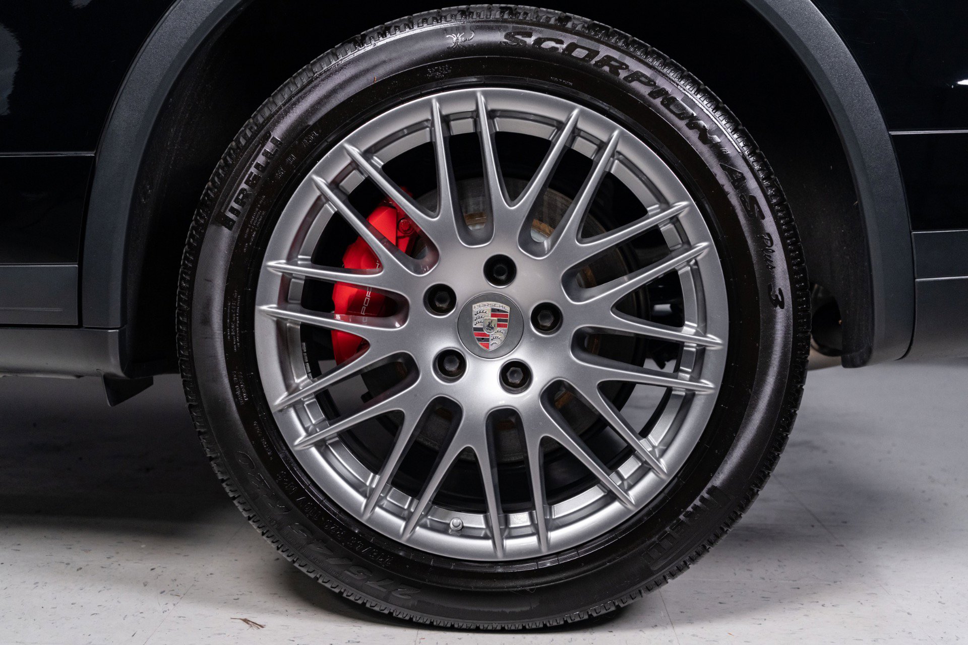 Used 2016 Porsche Cayenne Turbo AWD/4WD image 10