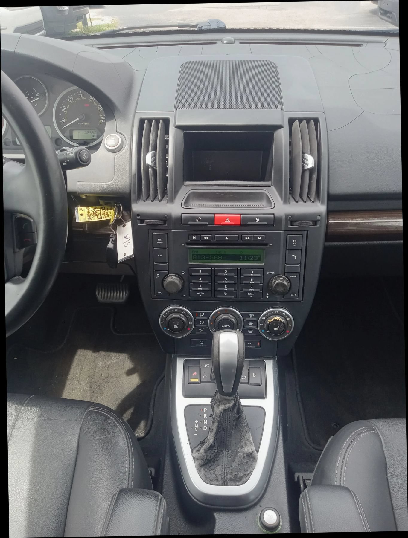Used 2011 Land Rover LR2 HSE AWD/4WD image 13