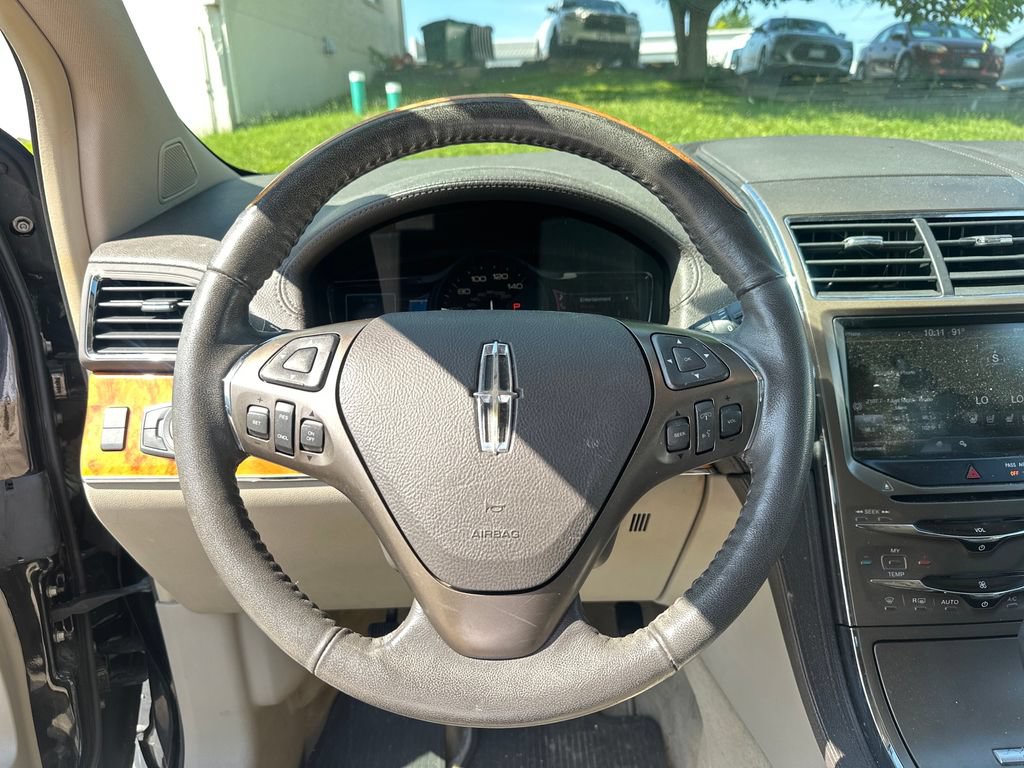 Used 2013 Lincoln MKX FWD w/ Wood Pkg image 14
