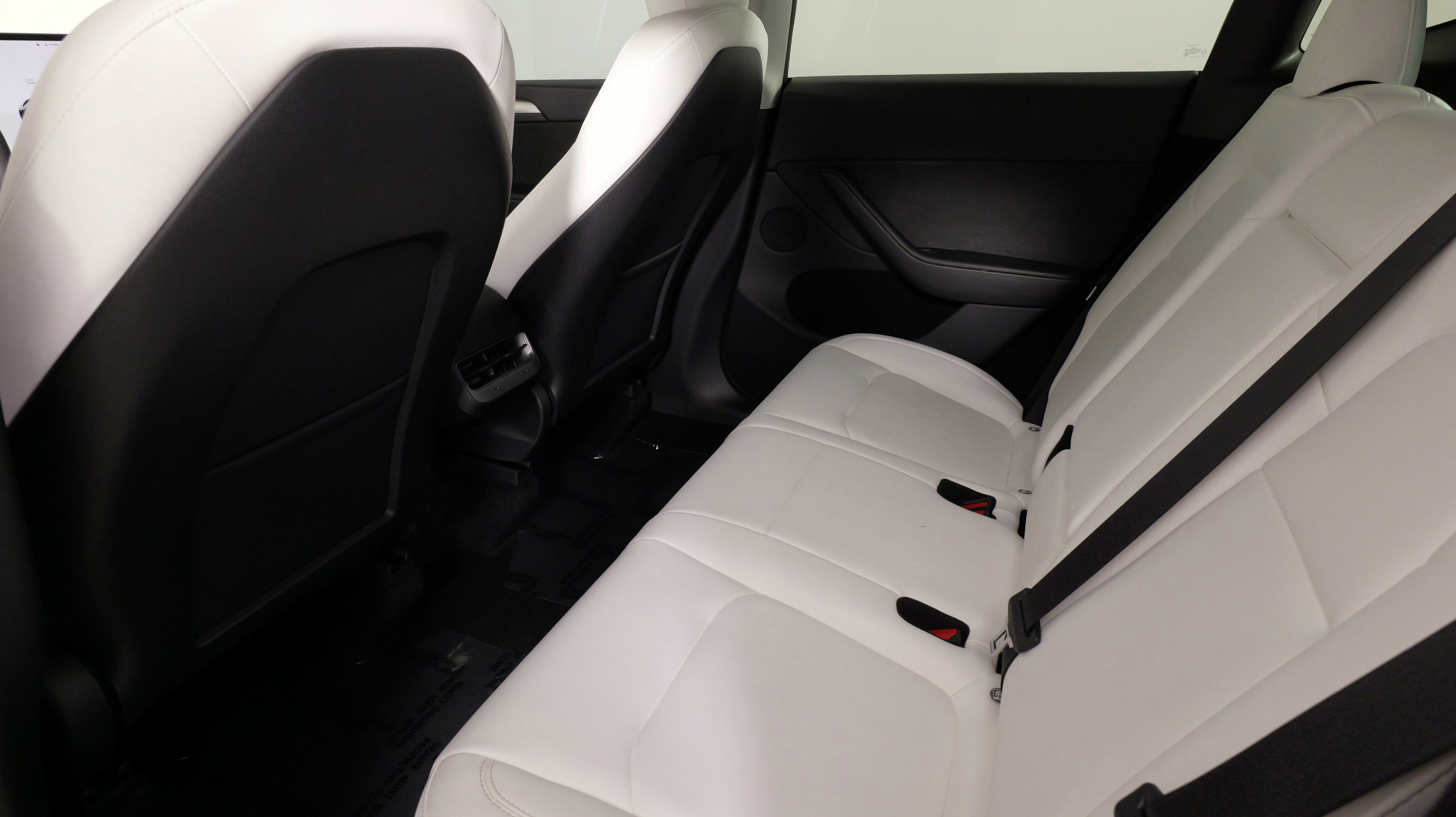 Used 2024 Tesla Model Y Long Range image 32