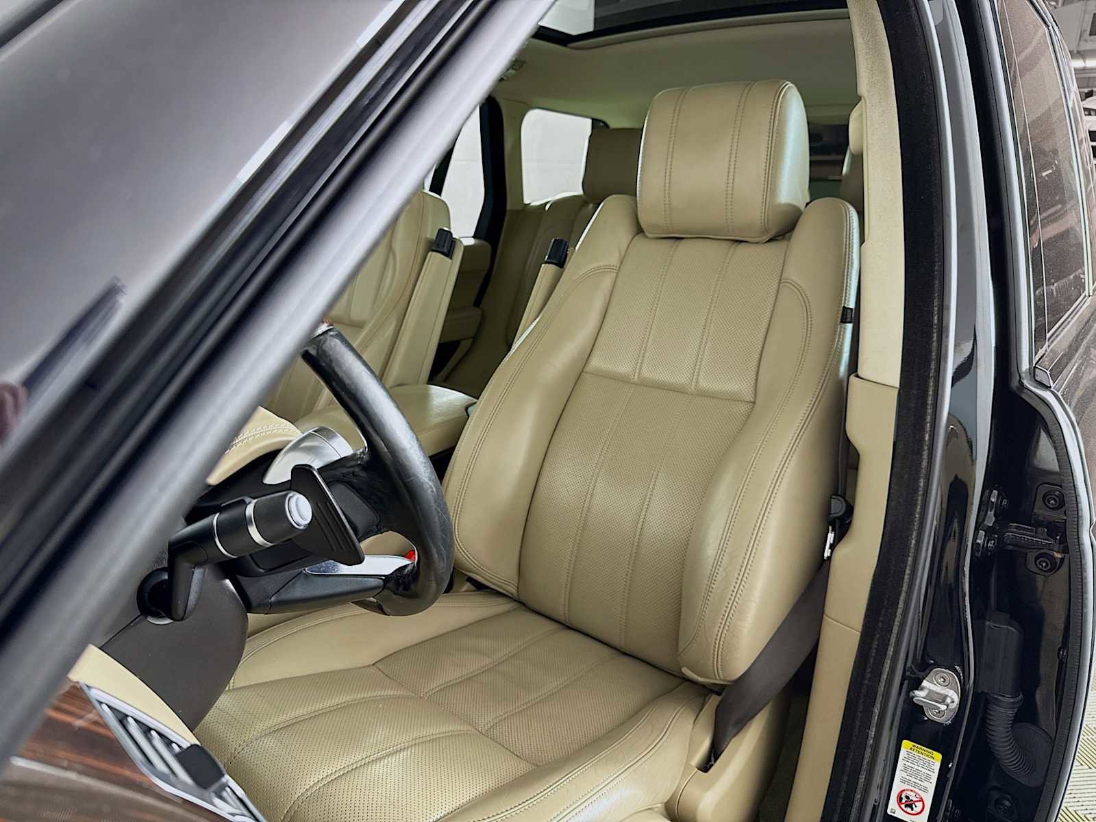 Used 2016 Land Rover Range Rover Supercharged image 11