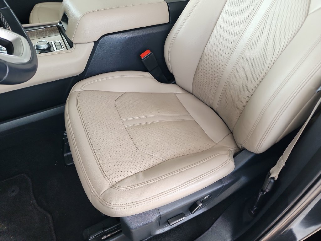 Used 2024 Ford Expedition Limited AWD/4WD image 17