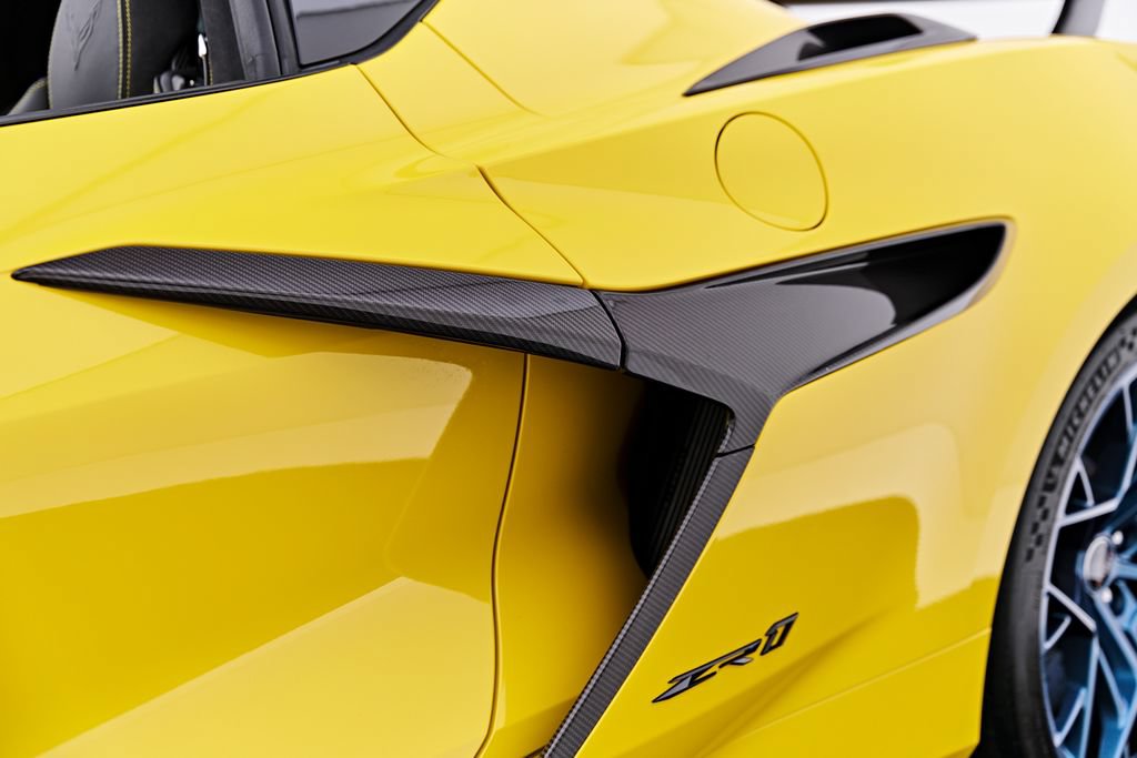 Used 2026 Chevrolet Corvette ZR1 w/ ZR1 Carbon Fiber Aero Package RWD image 33