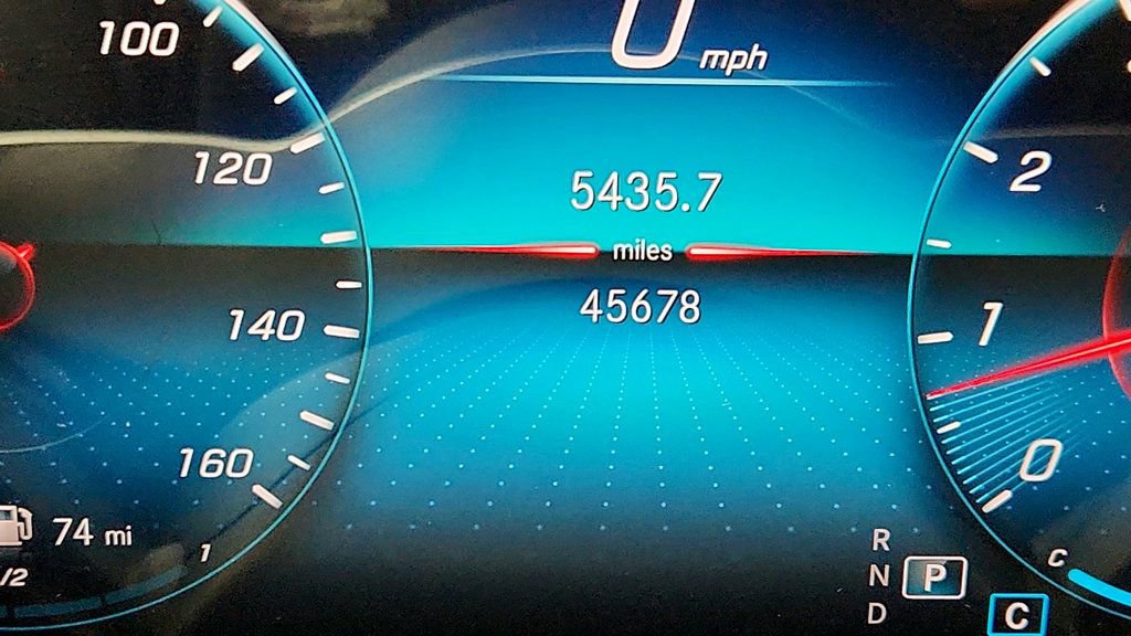 Used 2020 Mercedes-Benz GLB 250 4MATIC w/ Premium Package image 15