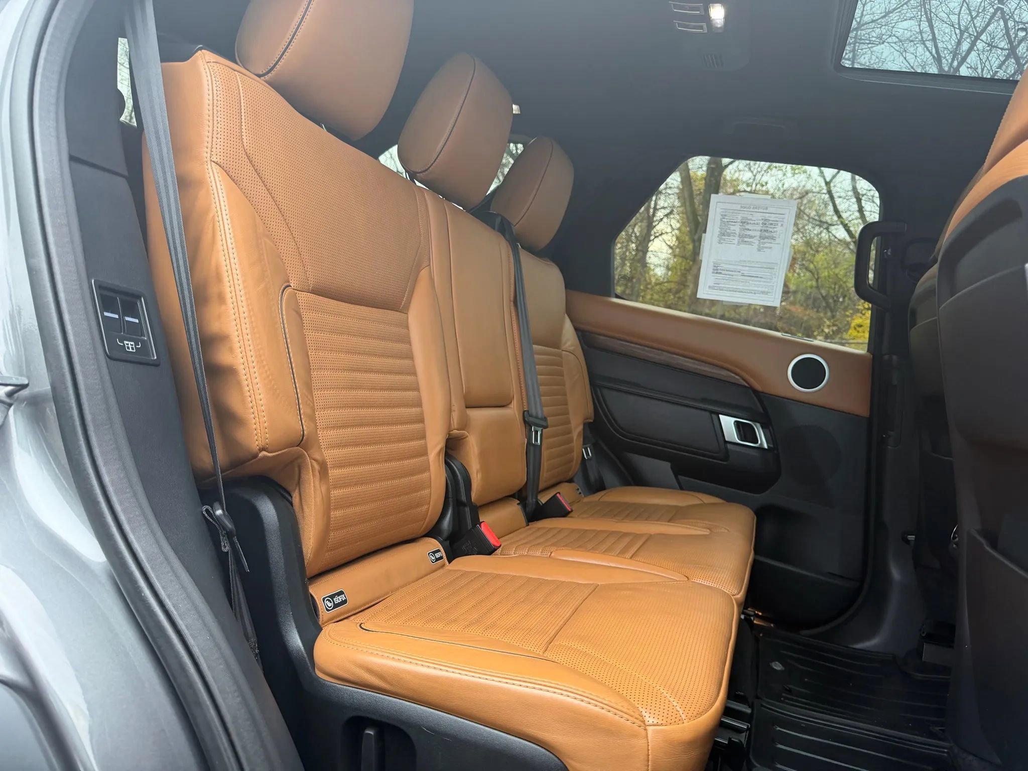 Used 2019 Land Rover Discovery HSE Luxury image 14