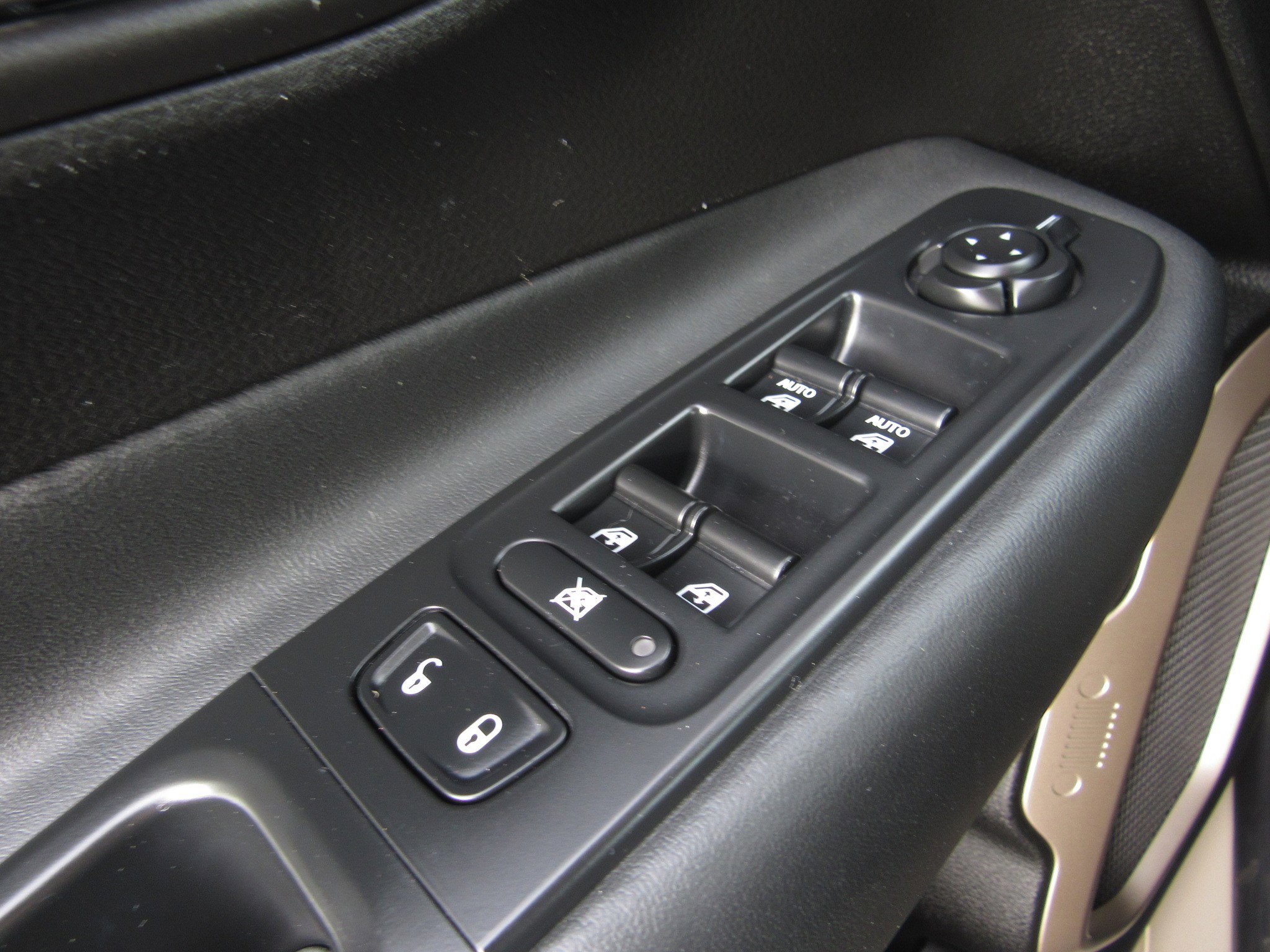 Used 2017 Jeep Renegade Trailhawk image 22