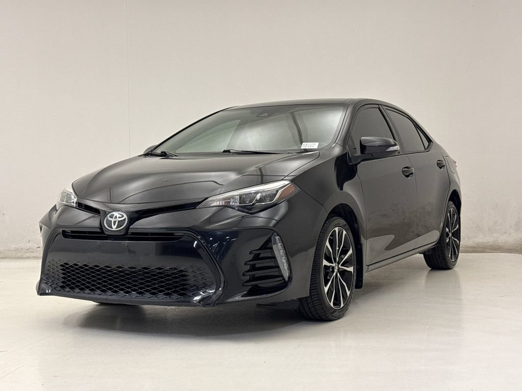 Used 2017 Toyota Corolla SE FWD image 2