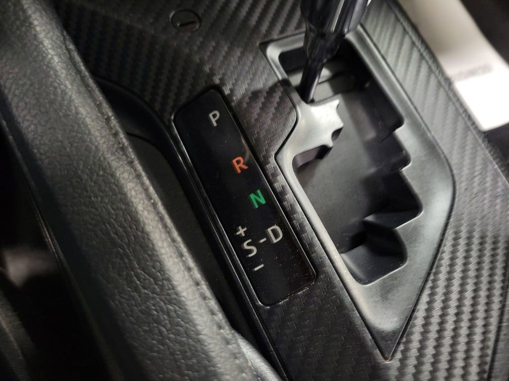 Used 2015 Toyota RAV4 LE image 15