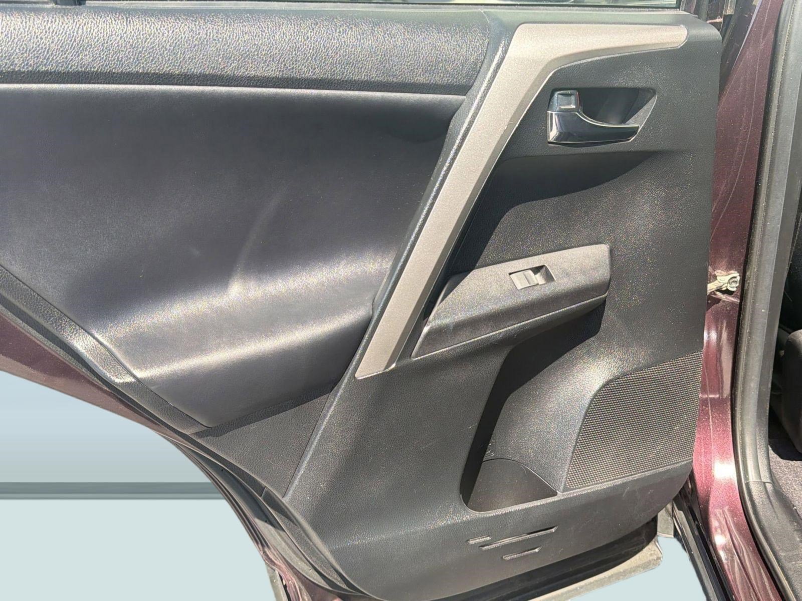 Used 2017 Toyota RAV4 XLE image 28