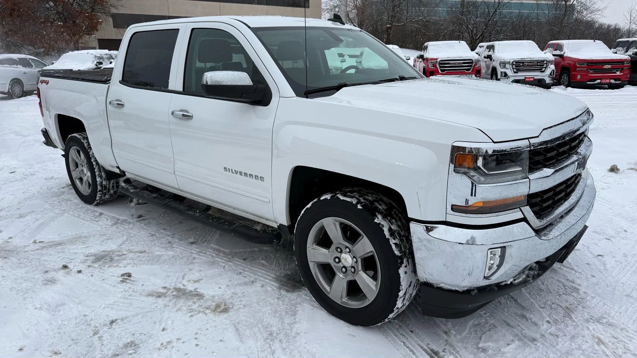 Used 2018 Chevrolet Silverado 1500 LT w/ LT Eassist Package image 10
