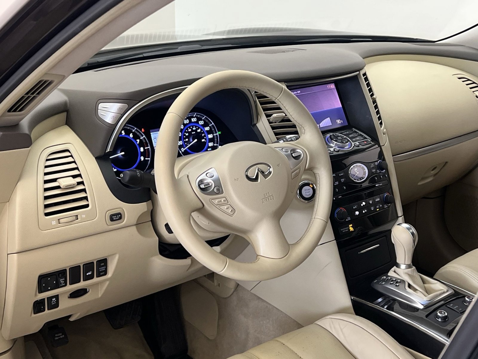 Used 2013 INFINITI FX37 AWD w/ Premium Pkg image 15
