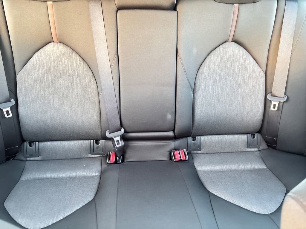 Used 2018 Toyota Camry LE image 18