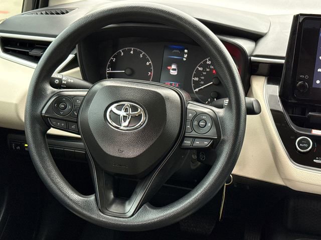Used 2025 Toyota Corolla LE FWD image 13
