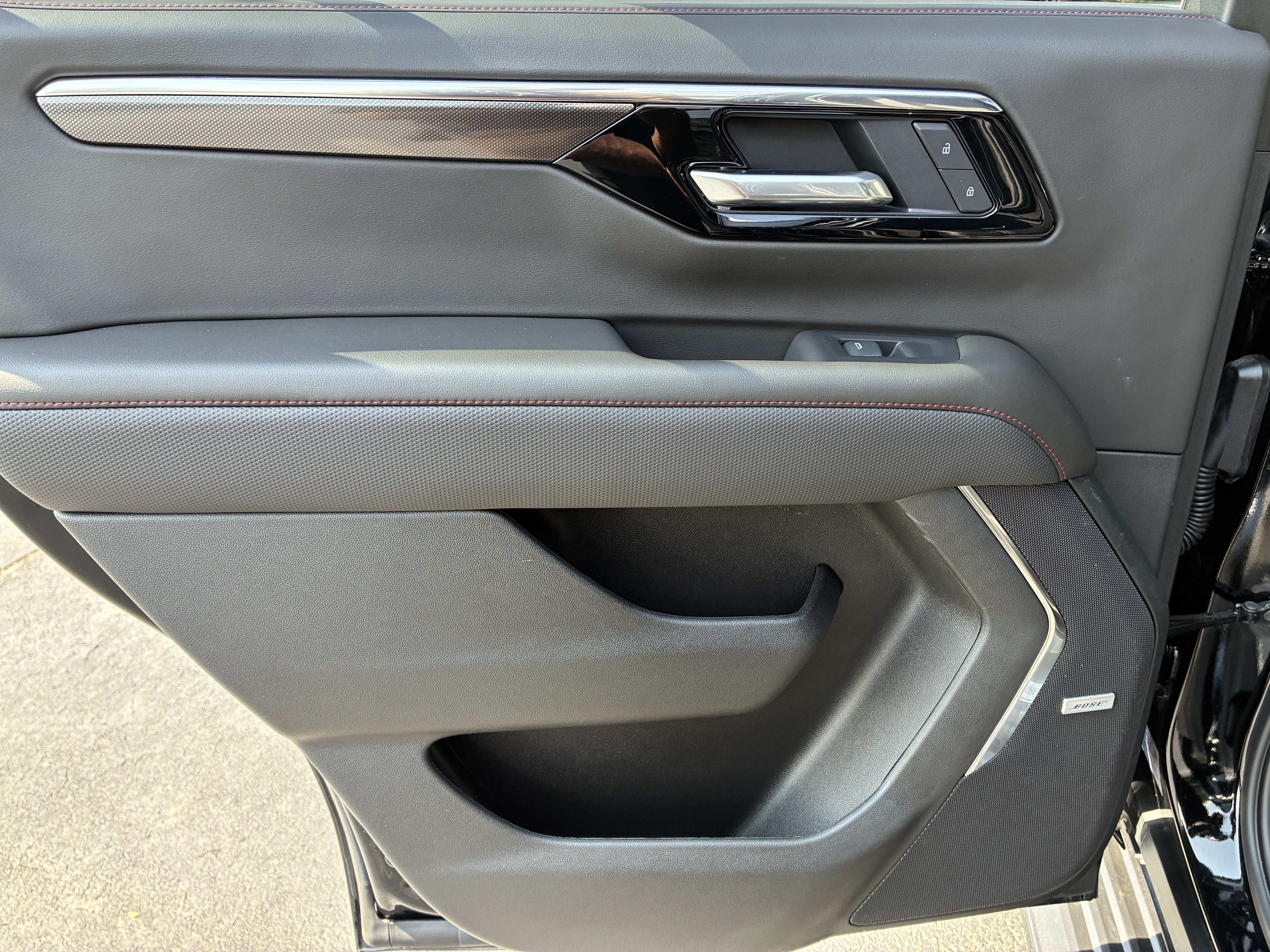 Used 2025 Chevrolet Tahoe RST w/ Comfort Package RWD image 16