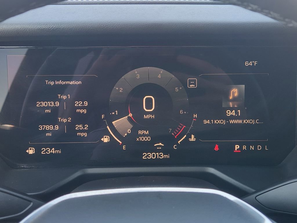 Used 2025 GMC Acadia Elevation image 16