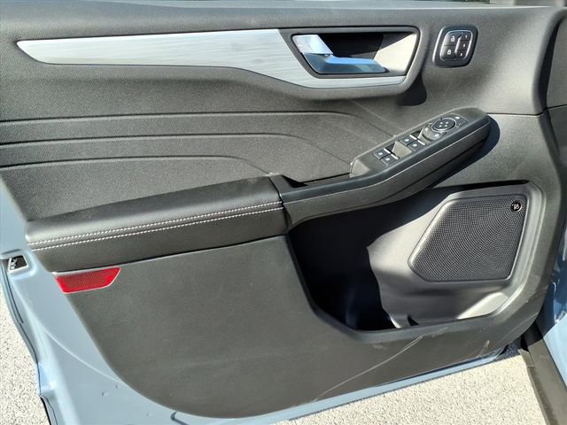 New 2025 Ford Escape FWD w/ PHEV Premium Package image 6