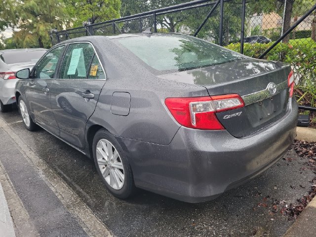 Used 2012 Toyota Camry XLE w/ Leather Pkg FWD image 2