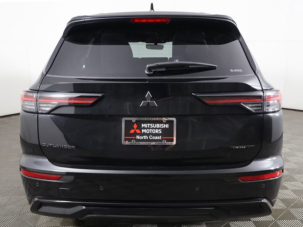 New 2026 Mitsubishi Outlander LE image 15
