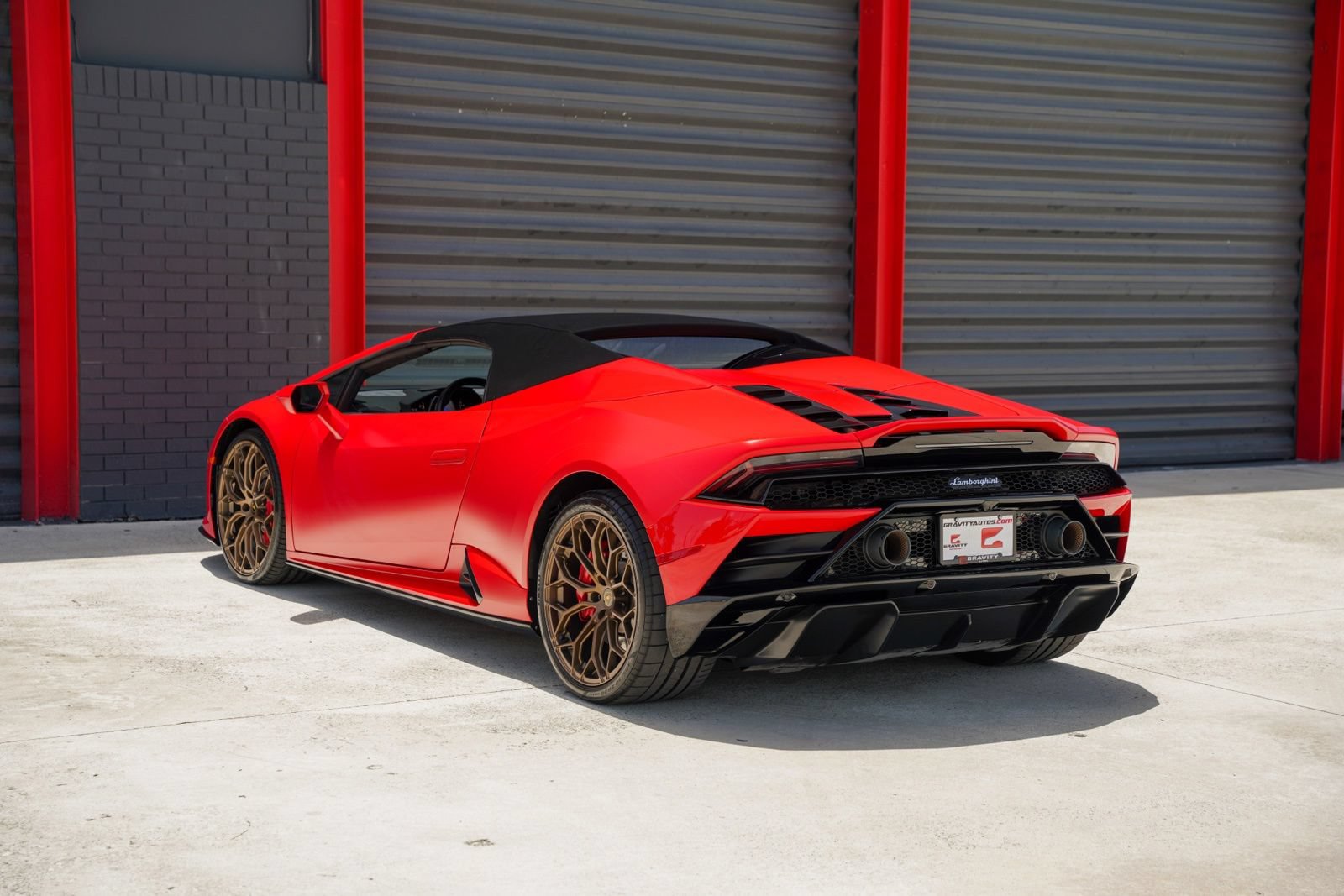 Used 2022 Lamborghini Huracan EVO RWD image 12