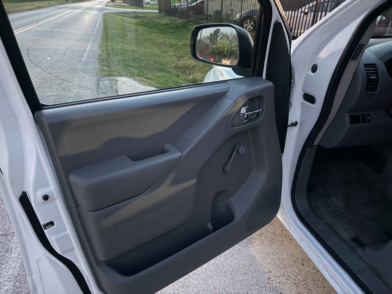 Used 2016 Nissan Frontier S RWD image 12