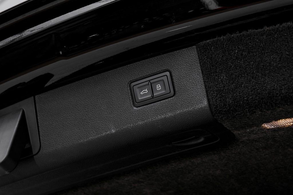 Used 2023 Bentley Bentayga image 62