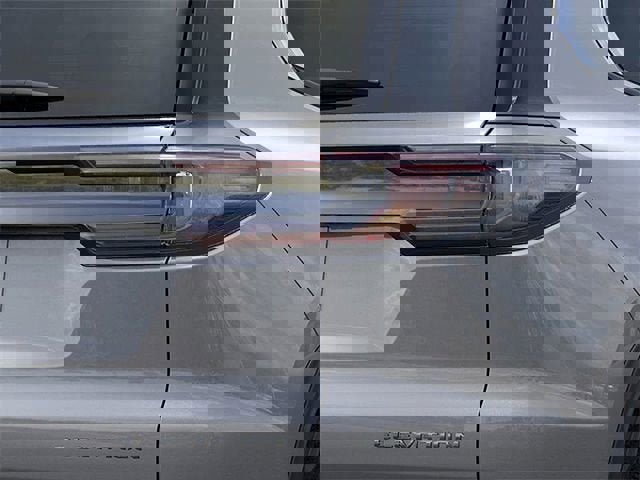 New 2025 GMC Acadia Elevation FWD image 11