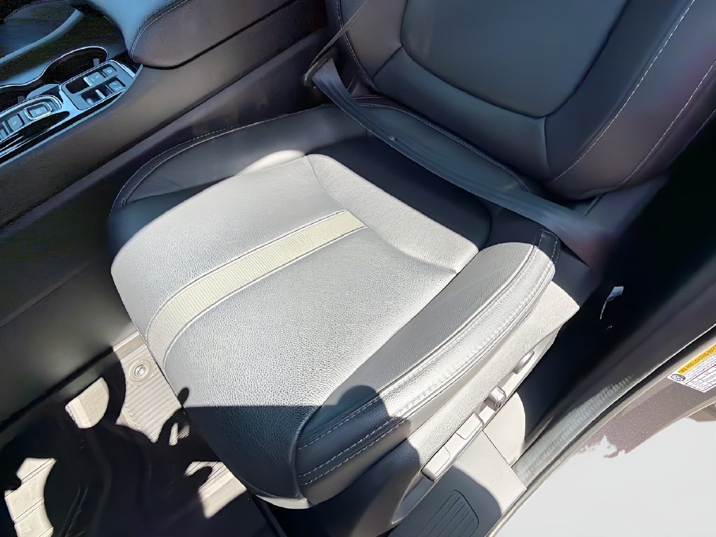 Used 2025 Honda Pilot EX-L image 18