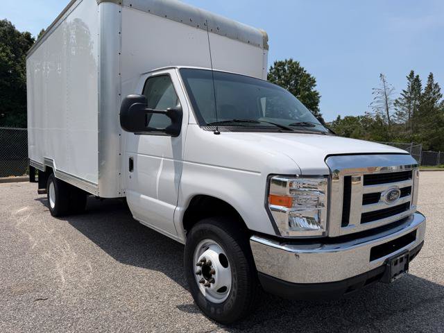Used 2018 Ford E-350 and Econoline 350 Super Duty w/ Power Windows & Locks Group RWD image 31