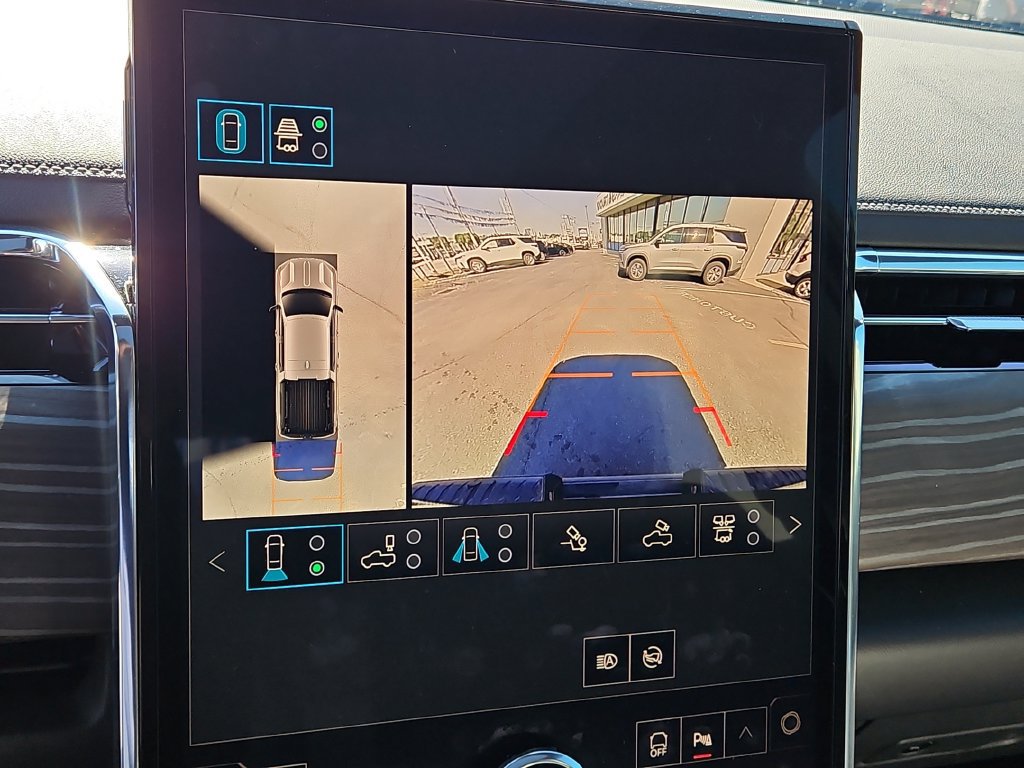Used 2025 GMC Sierra EV Denali AWD/4WD image 32