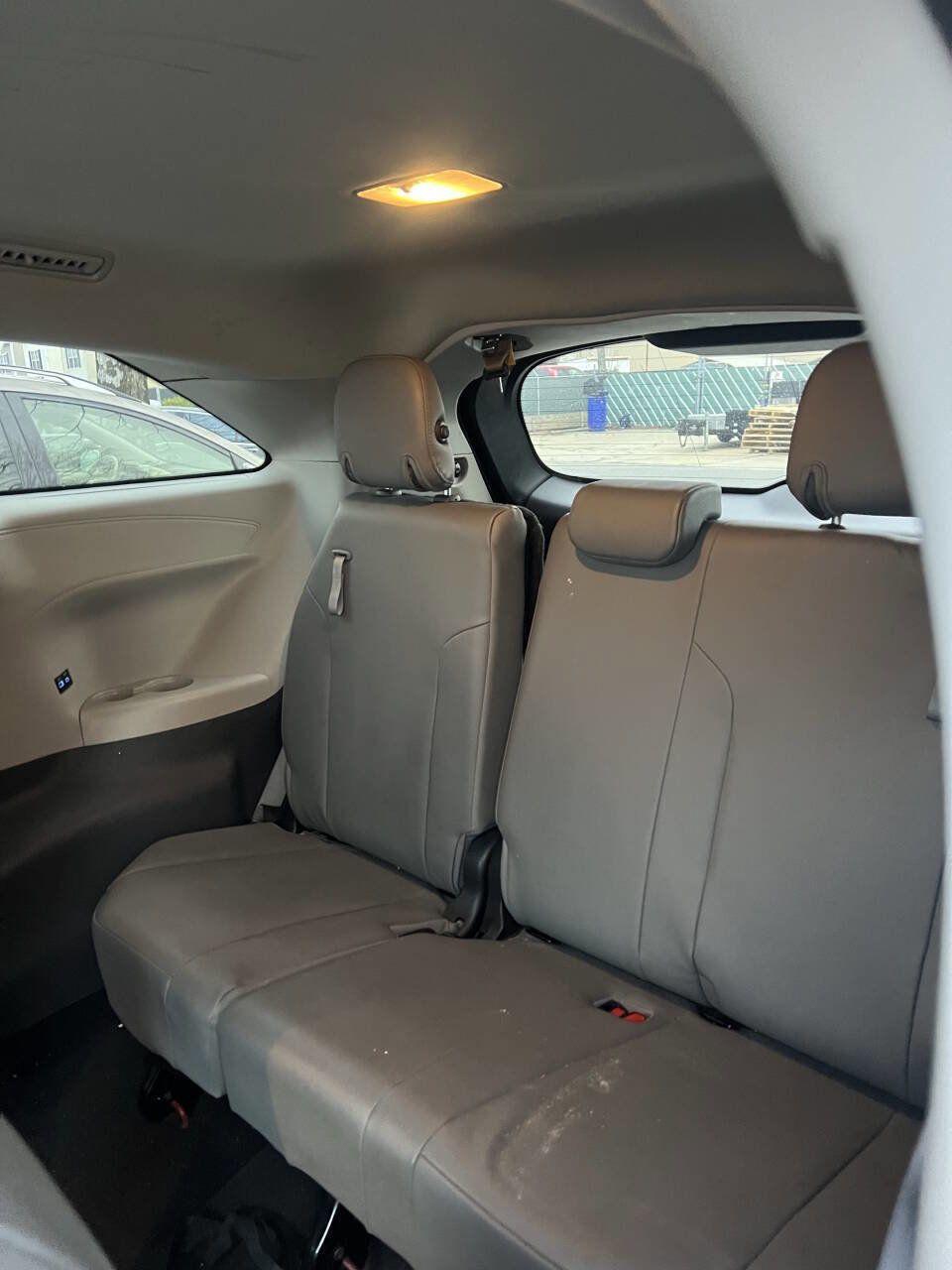 Used 2022 Toyota Sienna XLE image 14