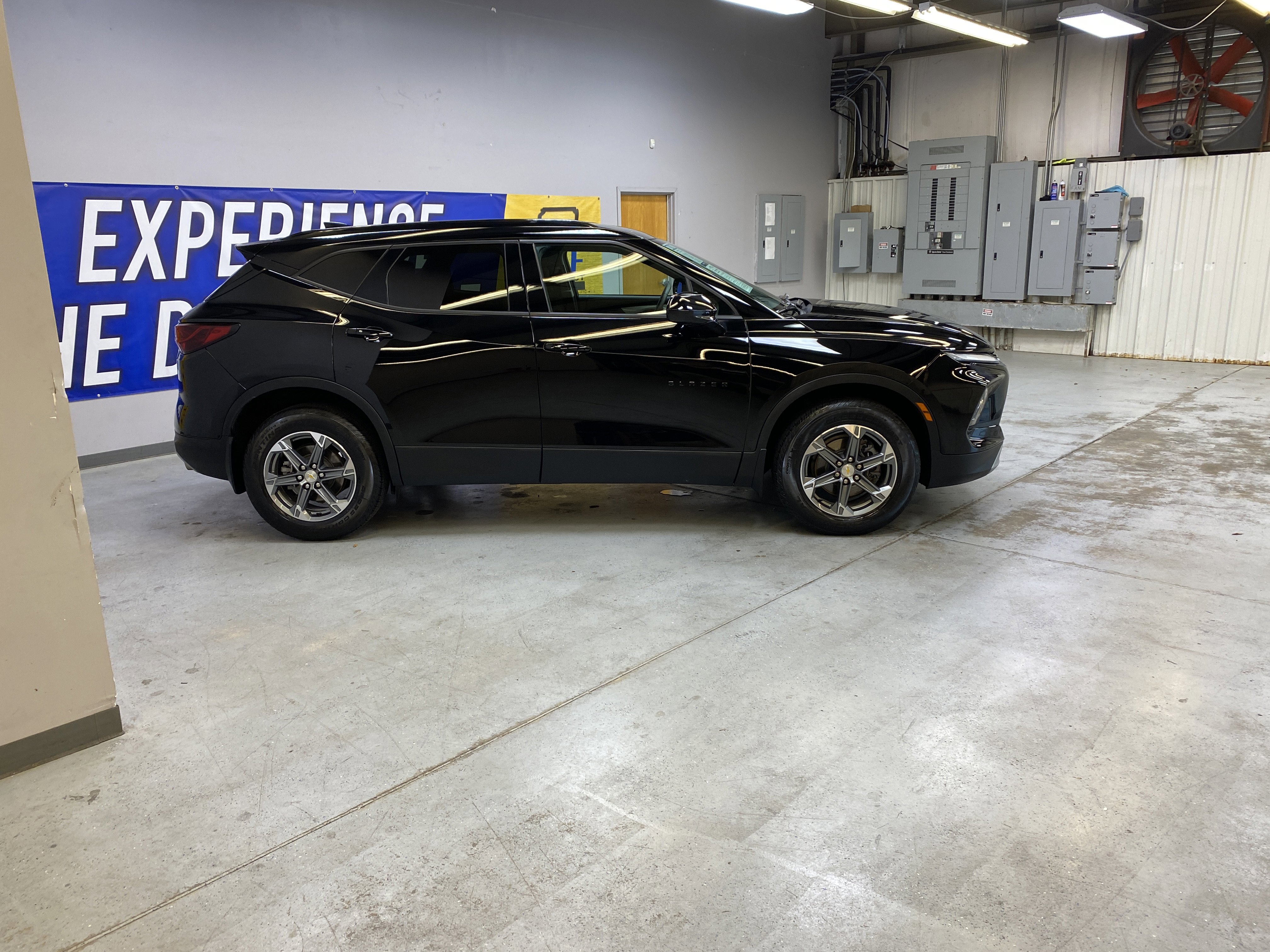 Used 2024 Chevrolet Blazer LT w/ Convenience Package image 8