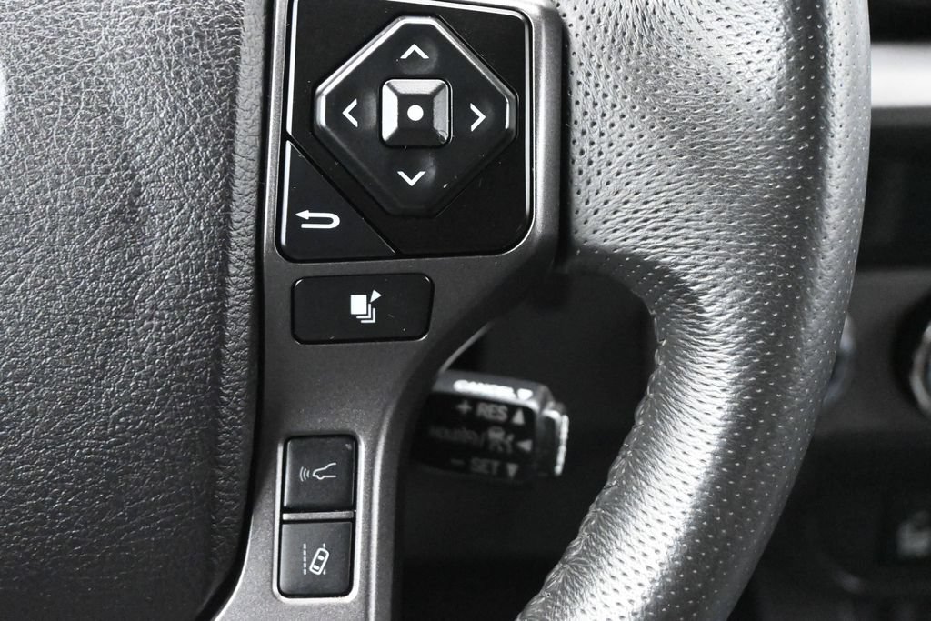 Used 2022 Toyota Tacoma TRD Sport w/ Technology Package AWD/4WD image 7