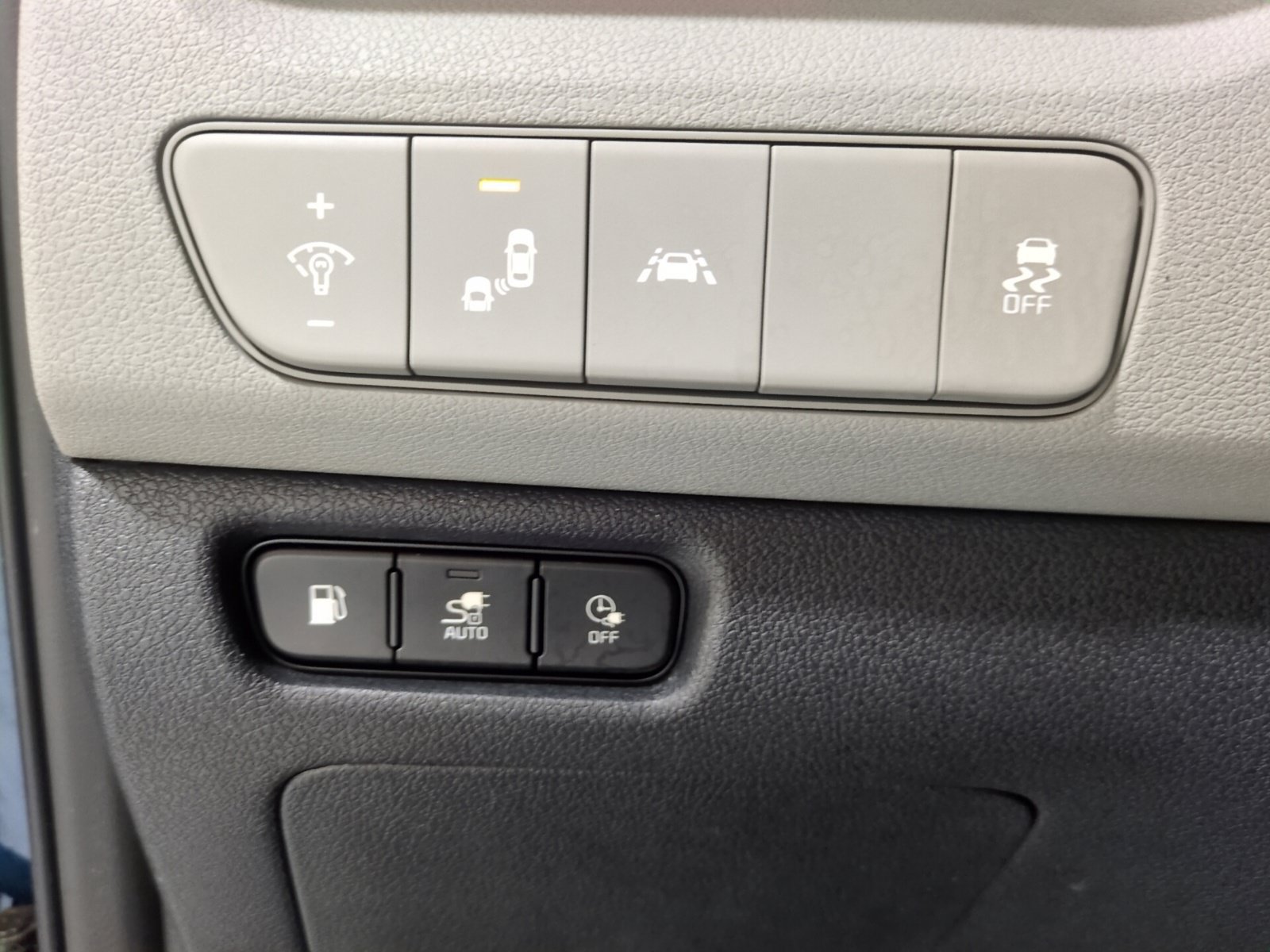Used 2020 Kia Niro EX Premium FWD image 20