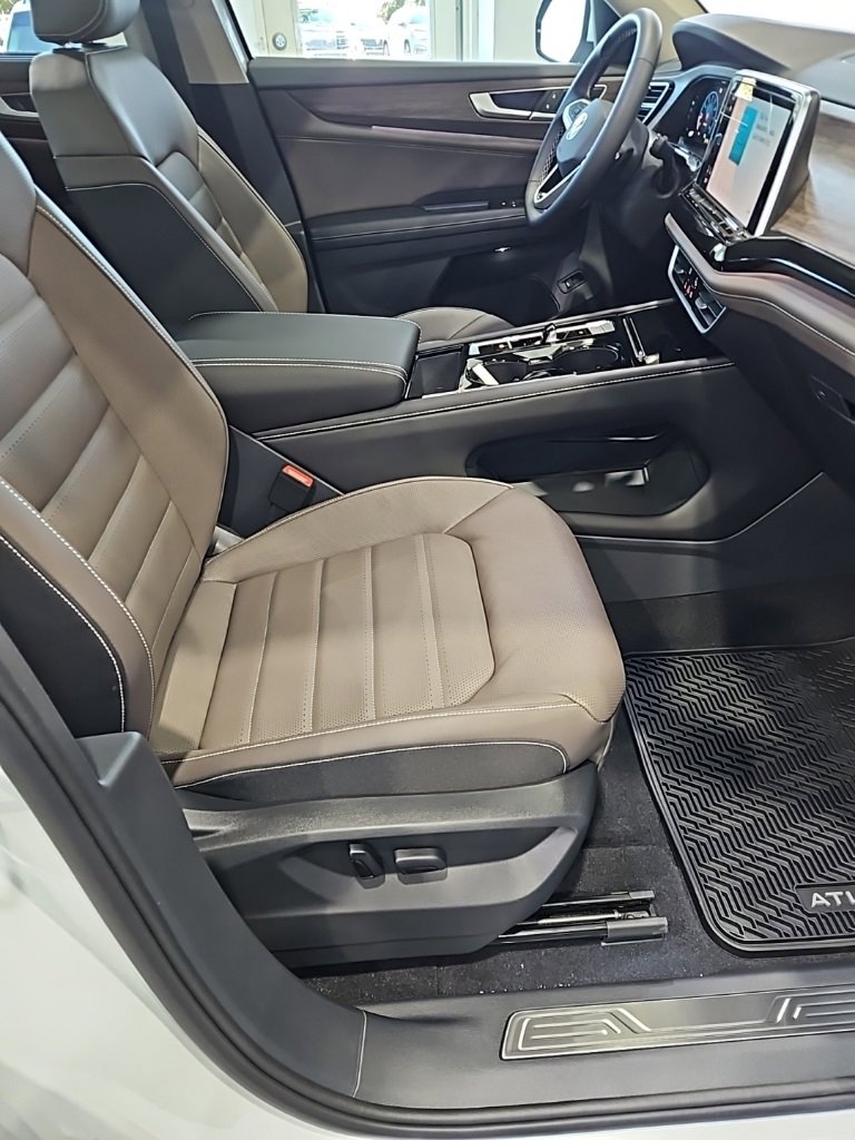 New 2026 Volkswagen Atlas SEL image 13