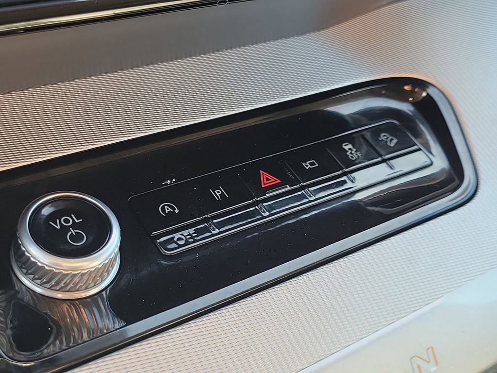 Used 2025 Ford Expedition Active image 27