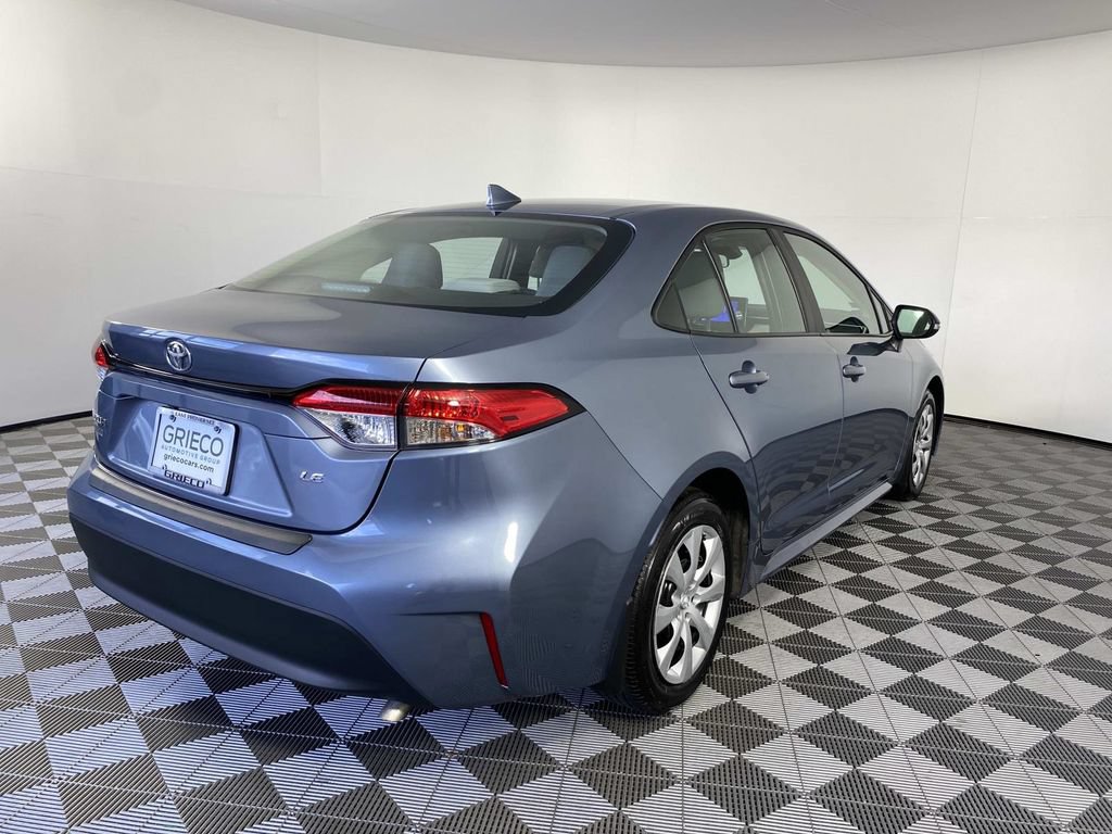 Used 2025 Toyota Corolla LE FWD image 9