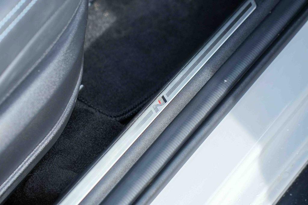 Used 2025 Hyundai Elantra N image 14