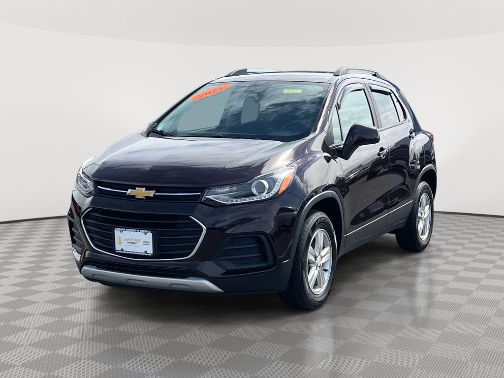 Used 2021 Chevrolet Trax LT w/ LT Convenience Package AWD/4WD image 3
