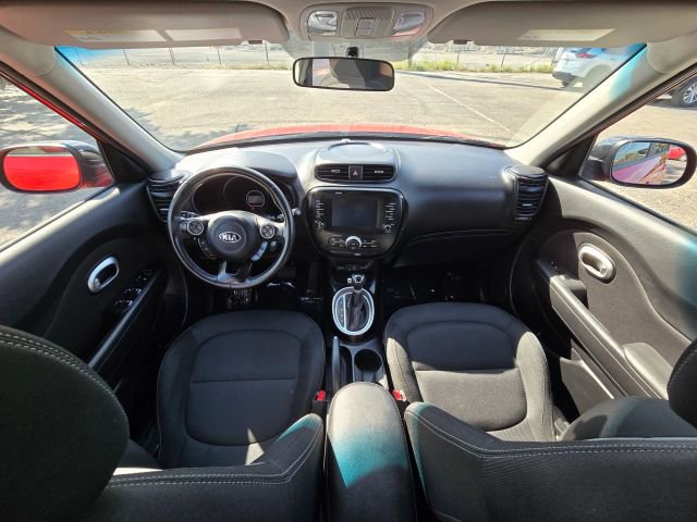 Used 2018 Kia Soul + image 17