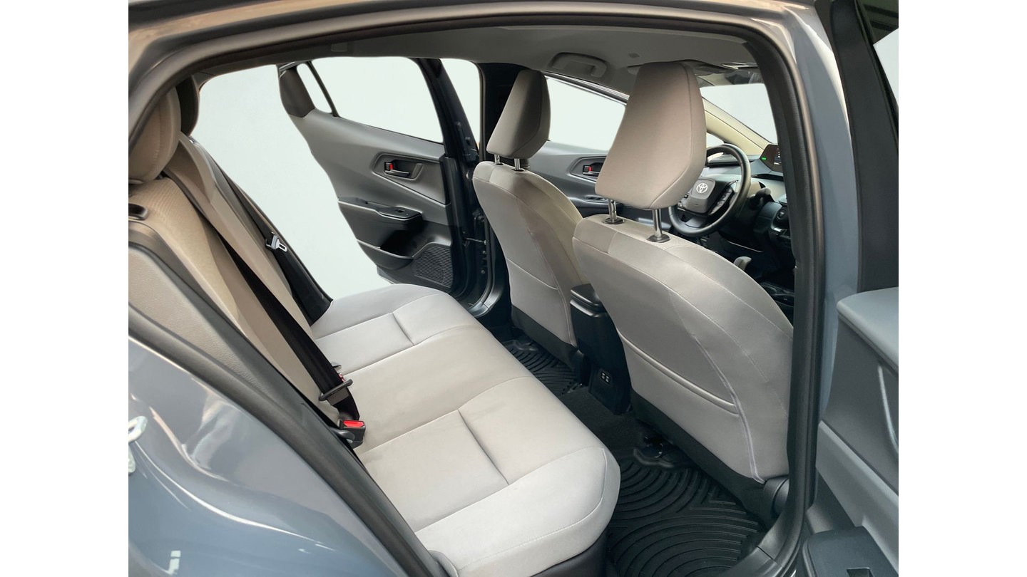 Certified 2025 Toyota Prius LE AWD/4WD image 15